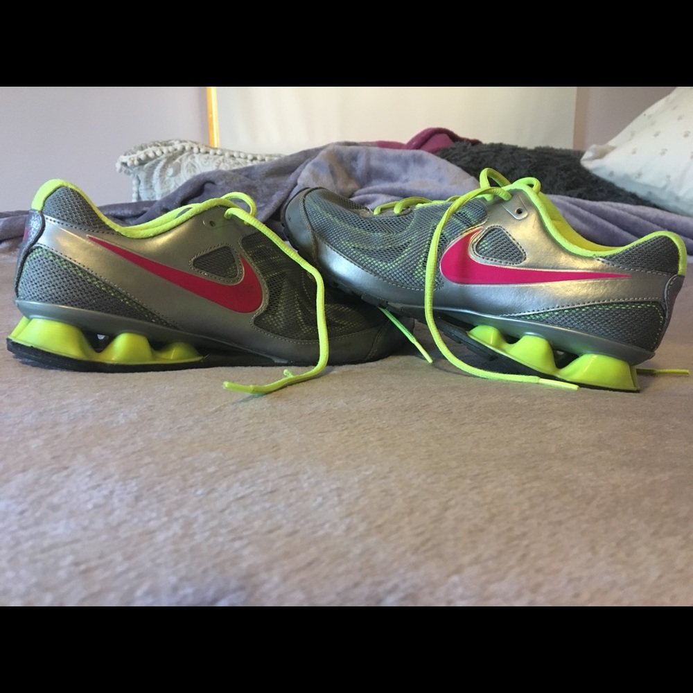 Nike Reax running sneakers
